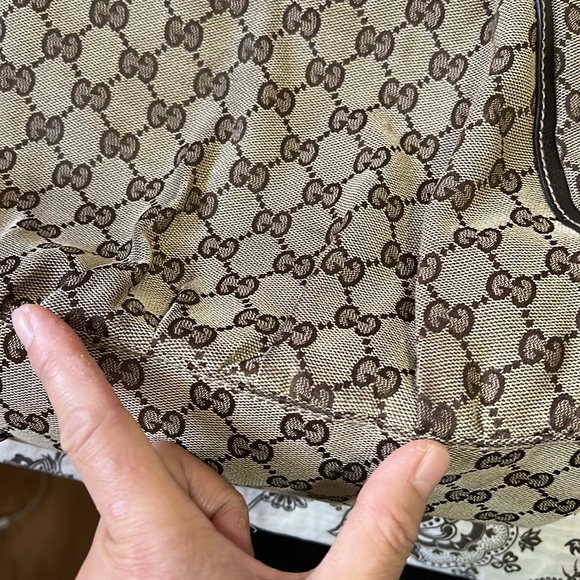 Vintage Gucci Shoulder Bag. Come with free wallet - Picture 9 of 16